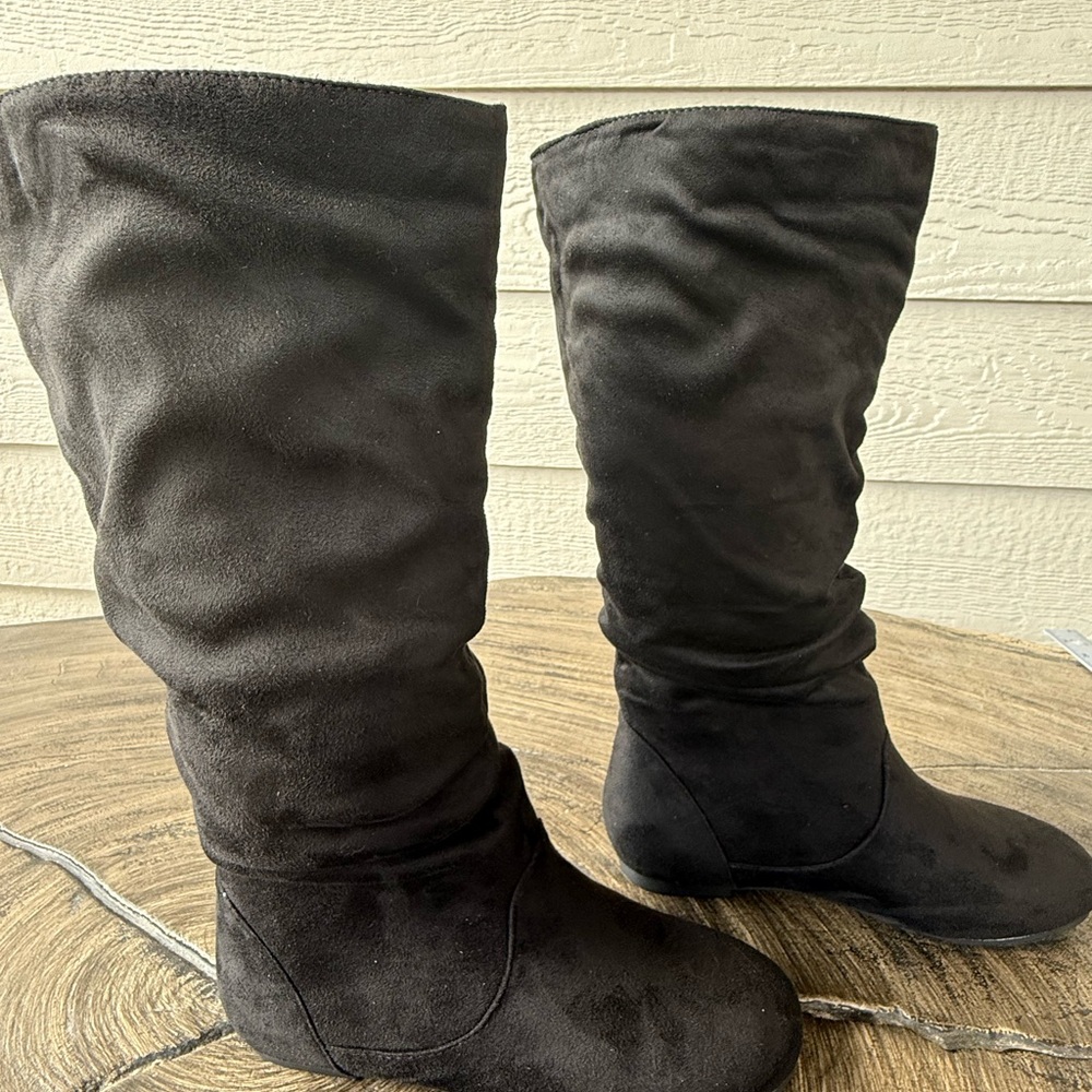 Journee Collection Women's Black Suede Boots Size 7 Black